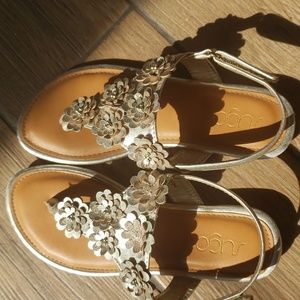 Little girl gold flower sandals
